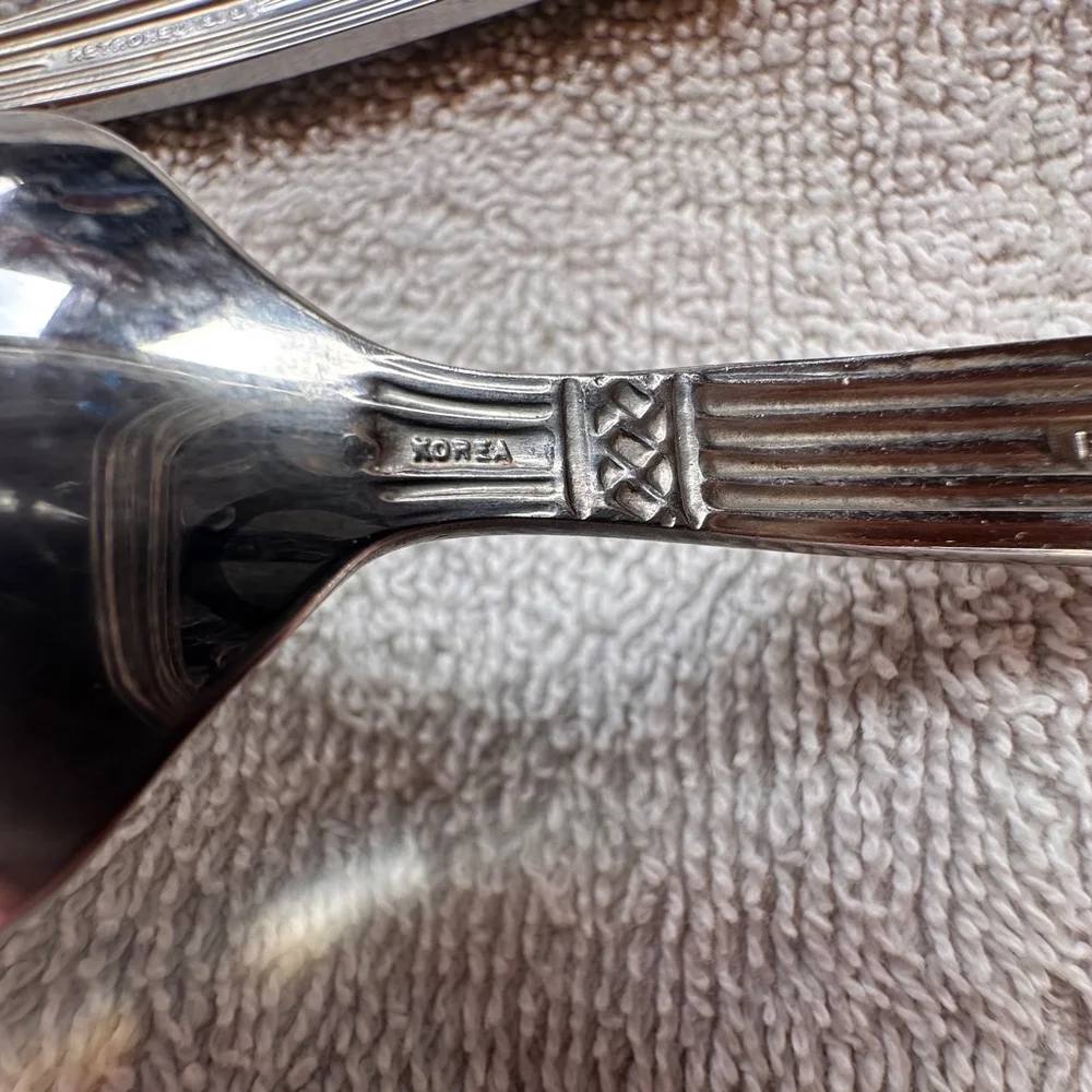 RARE Hard To Find Retroneu RTR37 18/8 Stainless Ridges Cross Hatch Dinner Spoons